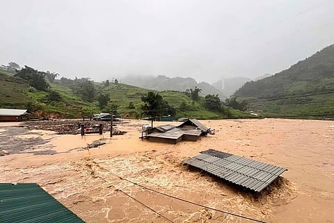 Vietnam Typhoon Yagi: Houses are submerged in flood at Yen Bai province
